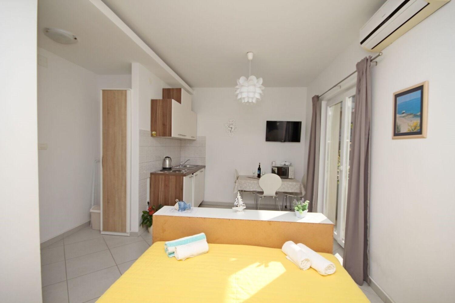 Apartments Maja 100 From The Beach Podgora Exterior photo