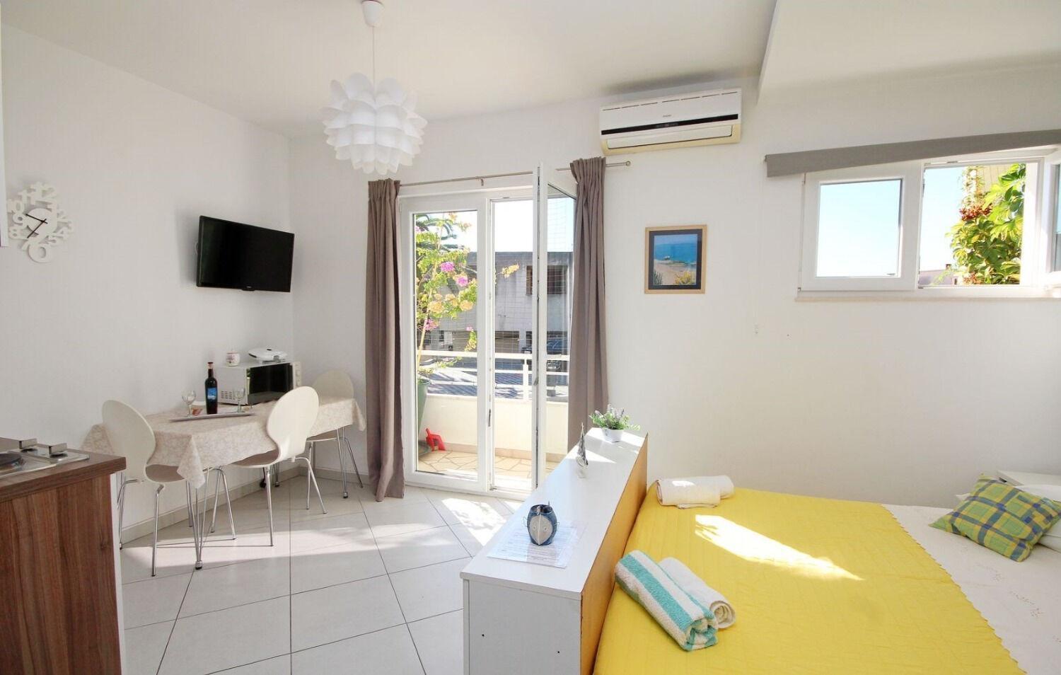 Apartments Maja 100 From The Beach Podgora Exterior photo