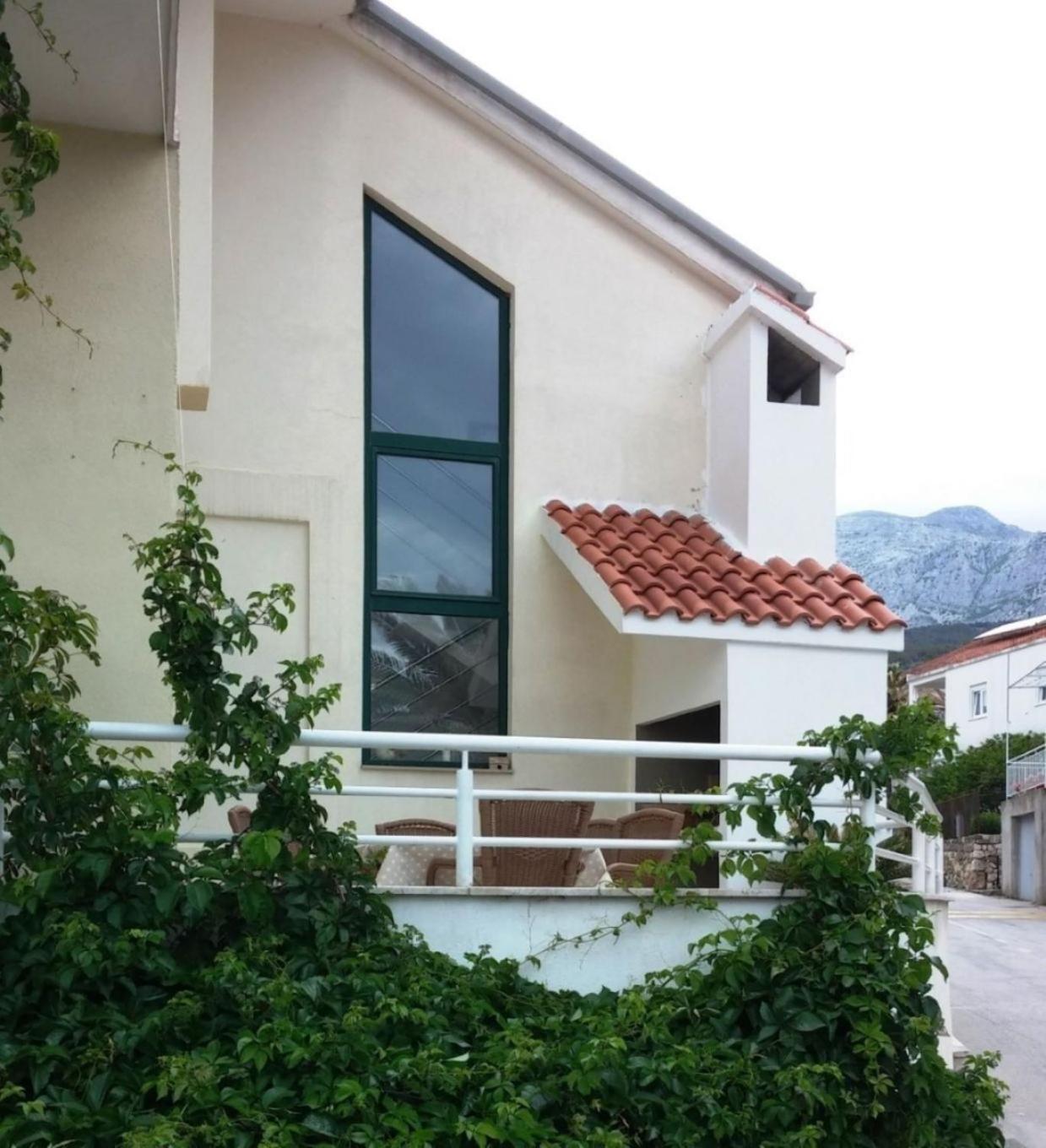 Apartments Maja 100 From The Beach Podgora Exterior photo